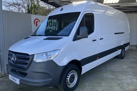 2021 Mercedes&ndash;Benz Sprinter 314 Progressive Van