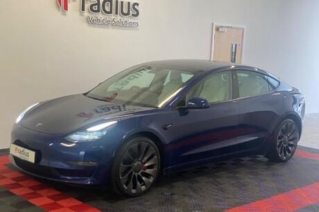 Tesla Model 3 (Dual Motor) Performance Auto 4WDE 4dr (Performance Upgrade) (Saloon)