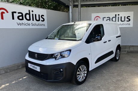 2022 Peugeot Professional Premium 1000 Van
