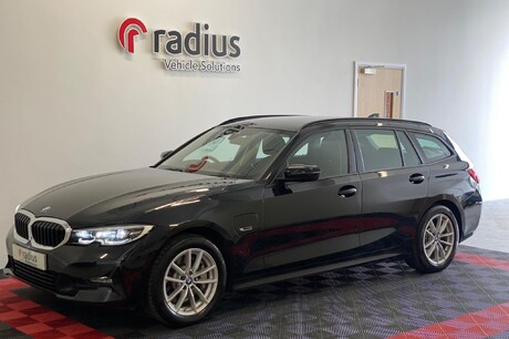 BMW 3 Series 2.0 330e 12kWh SE Pro Touring Auto Euro 6 (s/s) 5dr (Estate)