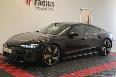 Audi RS e-tron GT 93.4kWh Carbon Black Auto quattro 4dr (Saloon)