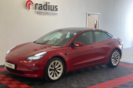 Tesla Model 3 (Dual Motor) Long Range Auto 4WDE 4dr (Saloon)