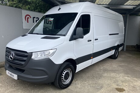 2021 Mercedes&ndash;Benz Sprinter 315 L3H2 Progressive Van
