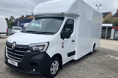 2021 Renault Master Low Loader Luton Box