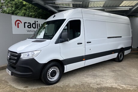 2020 Mercedes–Benz Sprinter 315 Progressive Van