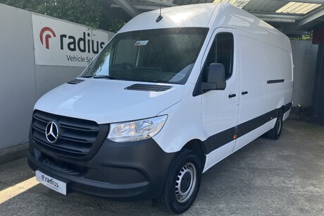 2022 Mercedes&ndash;Benz Sprinter 315 L3H2 Progressive Van
