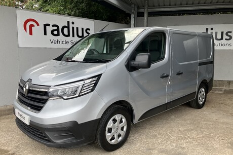 2022 Renault Trafic SL28 Business Blue Van