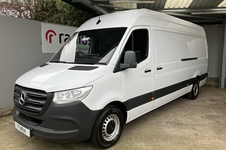 2021 Mercedes–Benz Sprinter 317 L3H2 Progressive