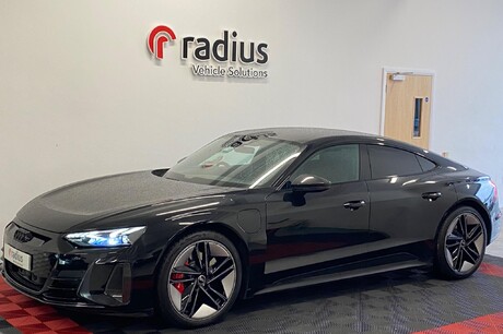 Audi RS e-tron GT 93.4kWh Carbon Black Auto quattro 4dr (Saloon)